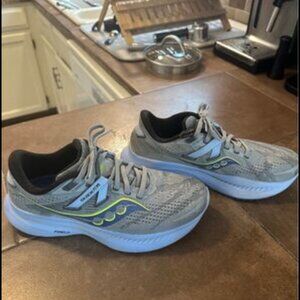 Saucony Guide 16 womens running shoes